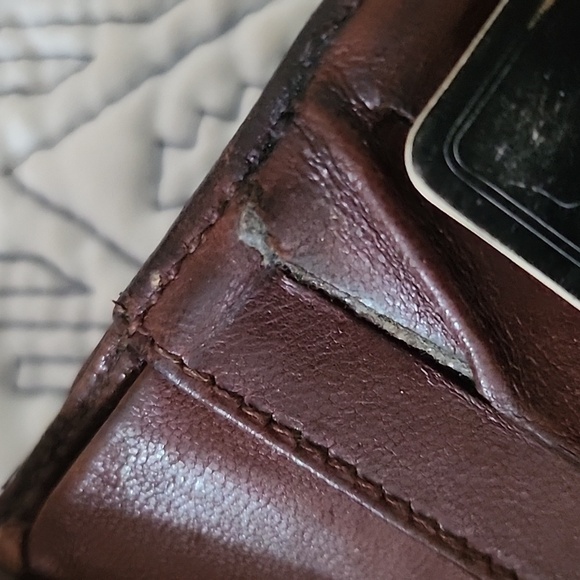 💓 Chanel Black and Gold Women's Bag - Picture 16 of 17